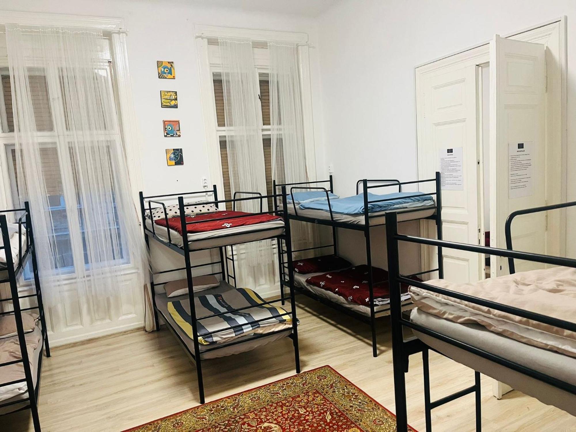 Doxie Rooms And Beds Будапеща Екстериор снимка