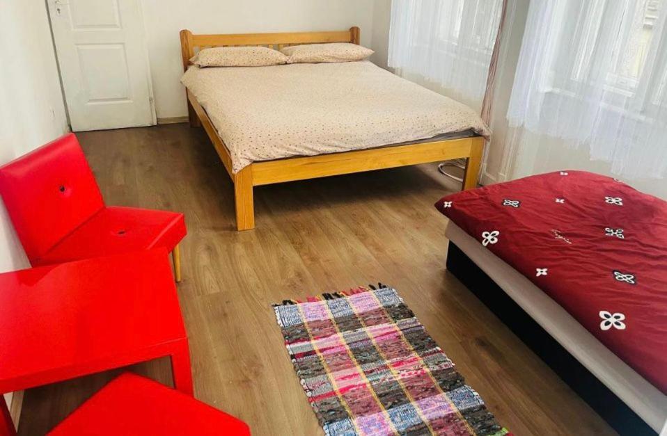 Doxie Rooms And Beds Будапеща Екстериор снимка